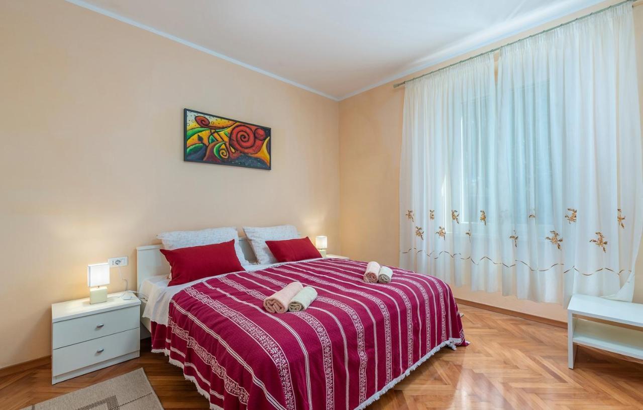 Apartment Lazzarich With Terrace Poreč Exterior foto
